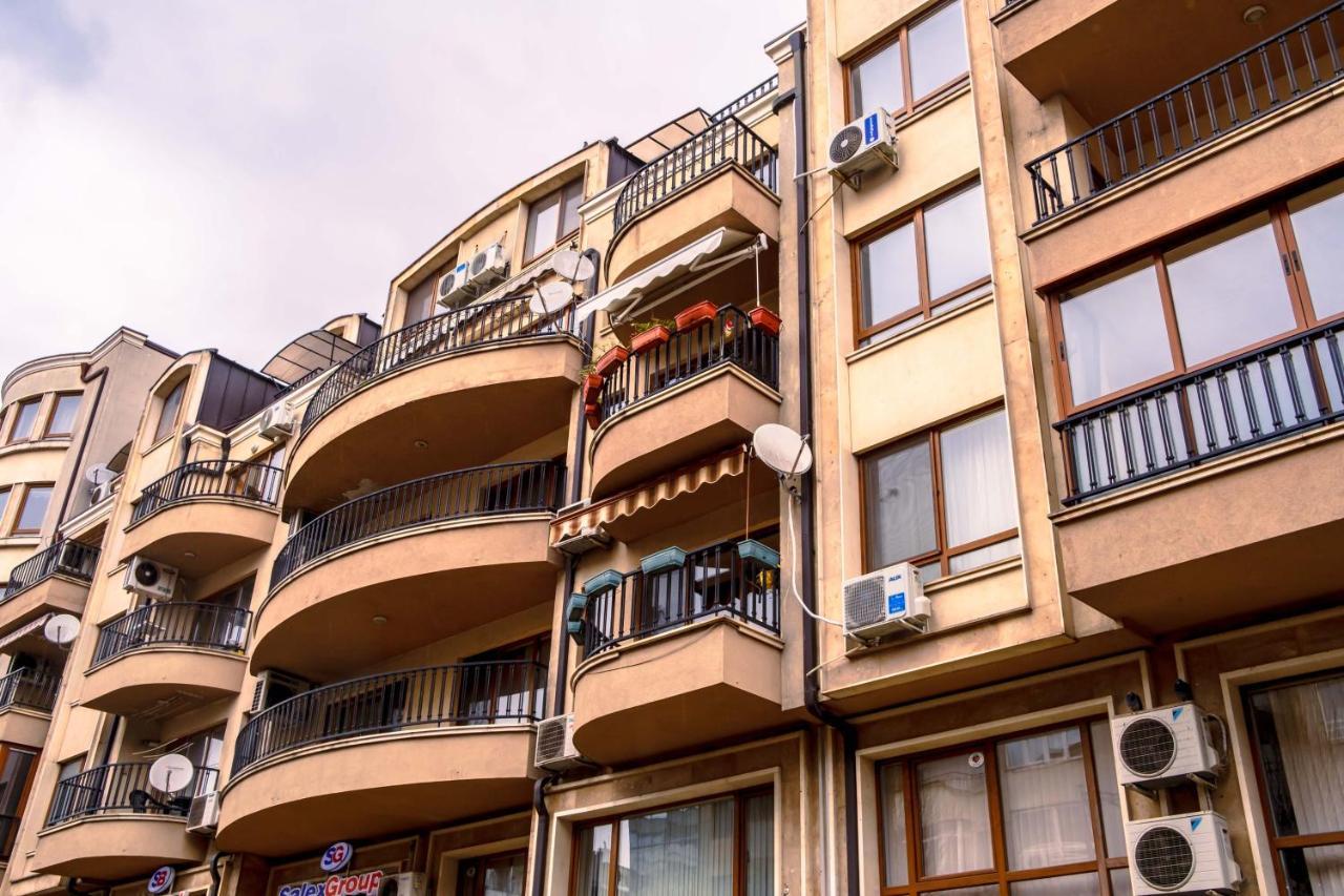 Semiramida Central Studio Varna Luaran gambar